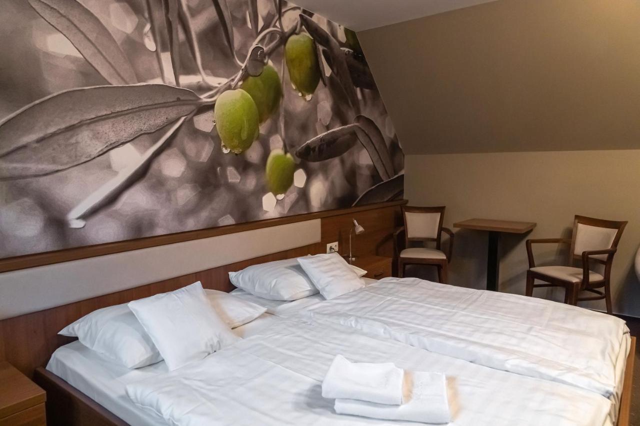 Oliva Hotel Veszprém Exteriér fotografie